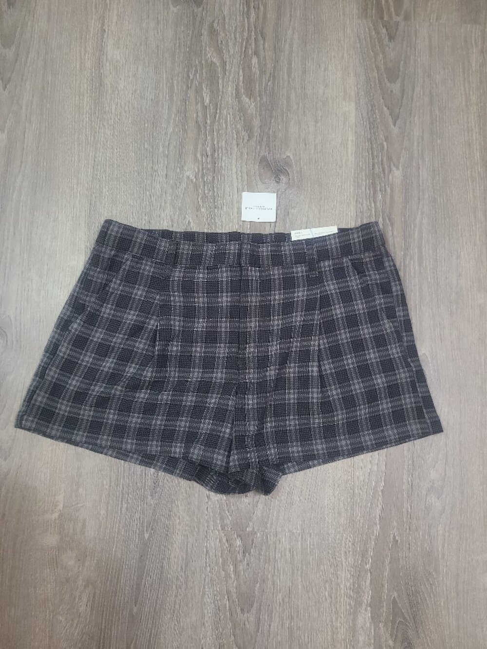 American Eagle Stretch High-Rise Trouser Shorts Gray Black Plaid - Size 14